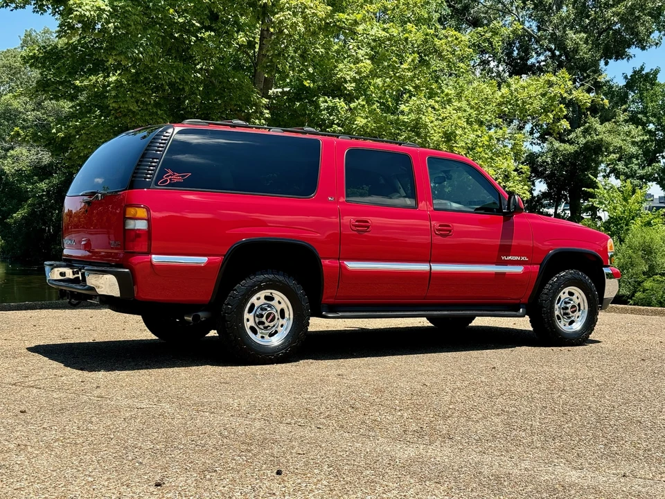 2002 GMC Yukon 2nd Gen - Image 5 of 31