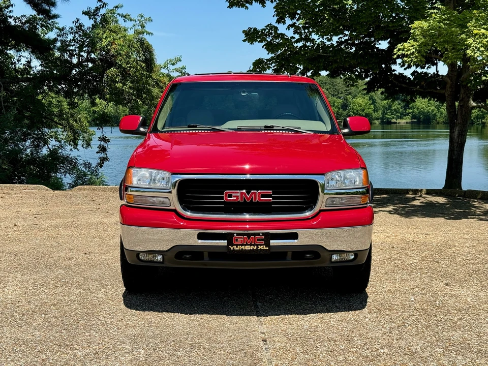 2002 GMC Yukon 2nd Gen - Image 2 of 31