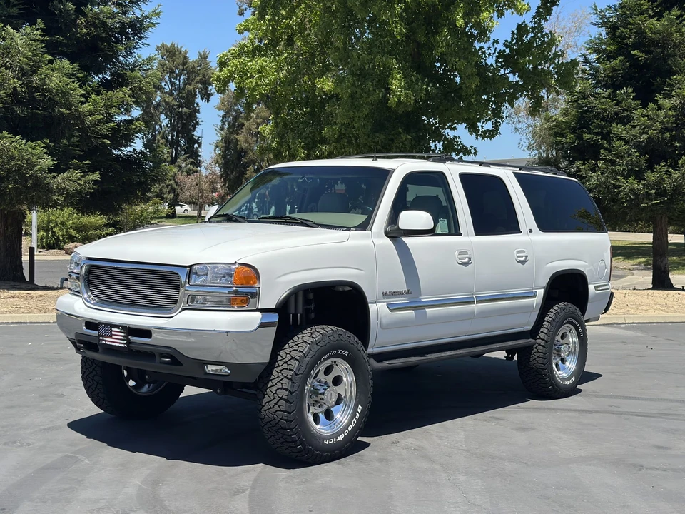 2002 GMC Yukon 2nd Gen - Image 5 of 31