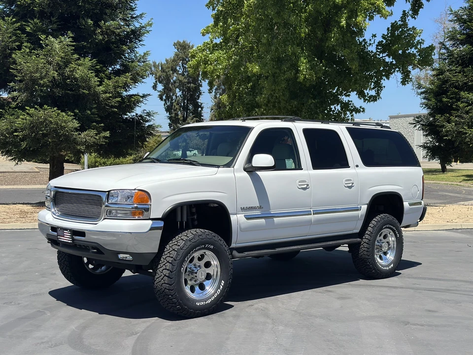 2002 GMC Yukon 2nd Gen - Image 4 of 31