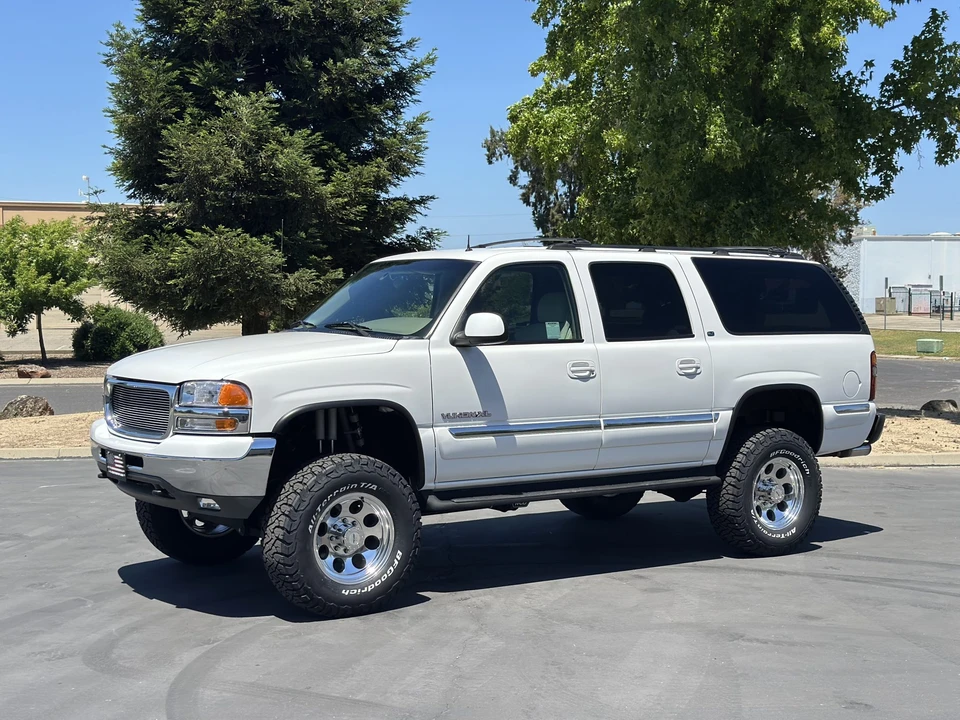 2002 GMC Yukon 2nd Gen - Image 3 of 31