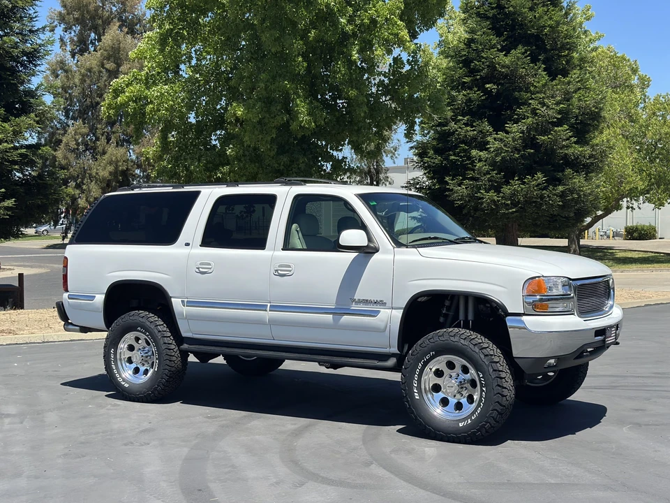 2002 GMC Yukon 2nd Gen - Image 10 of 31