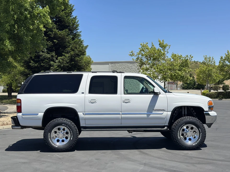 2002 GMC Yukon 2nd Gen - Image 15 of 31