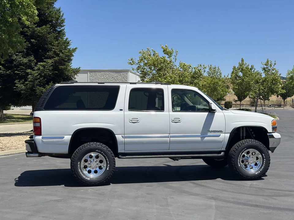 2002 GMC Yukon 2nd Gen - Image 14 of 31
