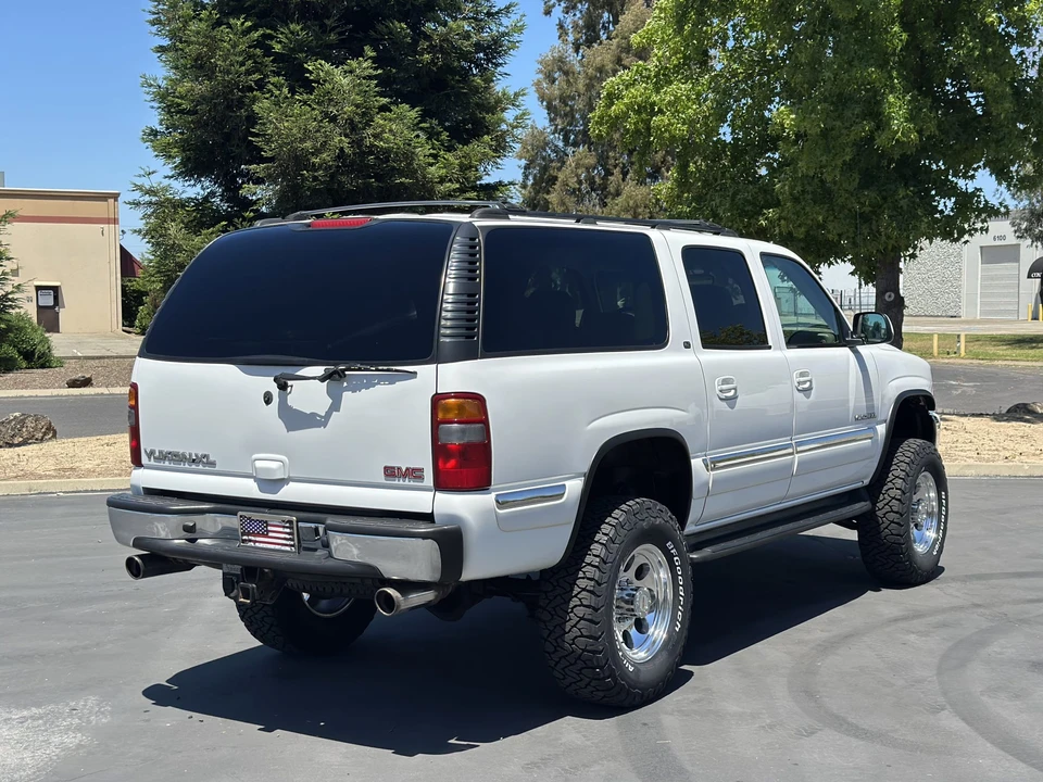 2002 GMC Yukon 2nd Gen - Image 19 of 31