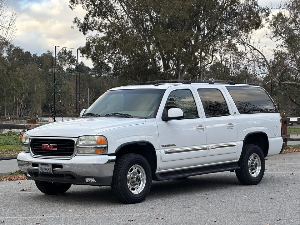 2002 GMC Yukon 2nd Gen - Image 2 of 31