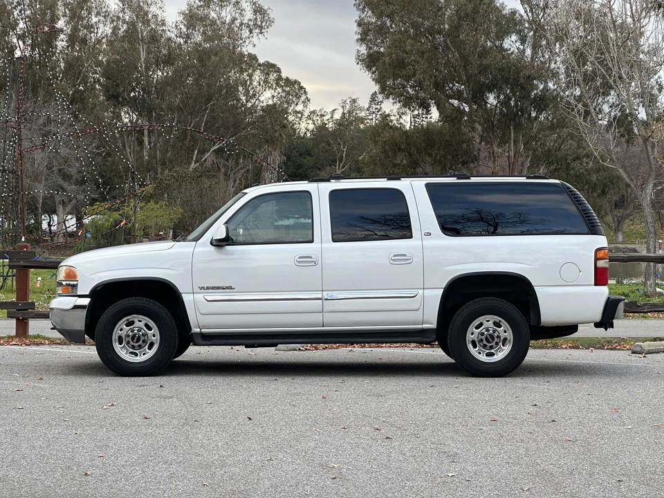 2002 GMC Yukon 2nd Gen - Image 3 of 31