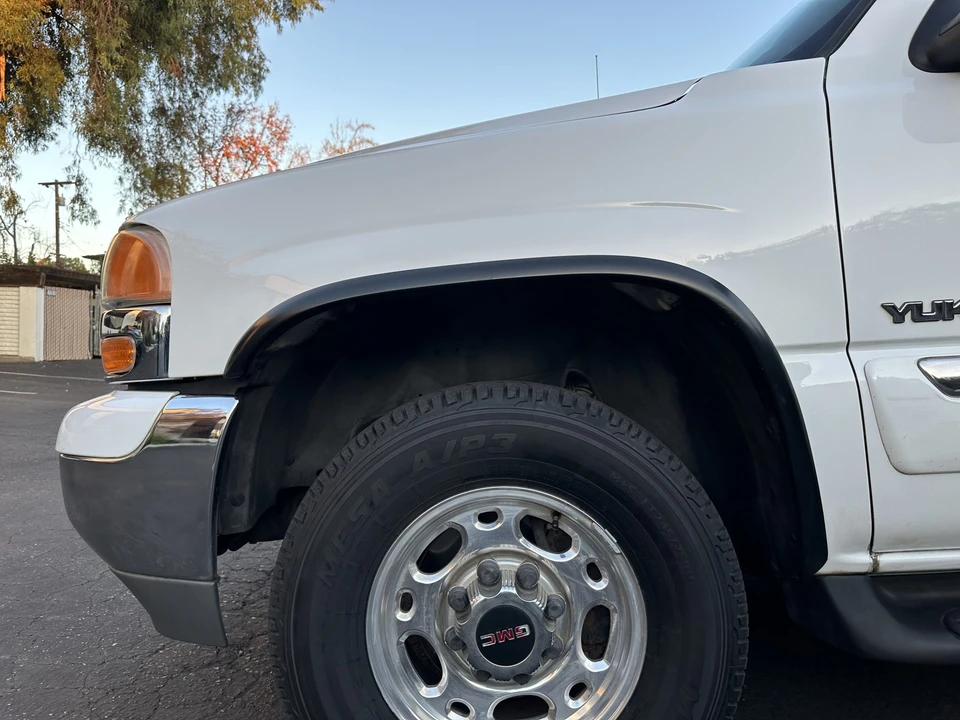 2002 GMC Yukon 2nd Gen - Image 19 of 31