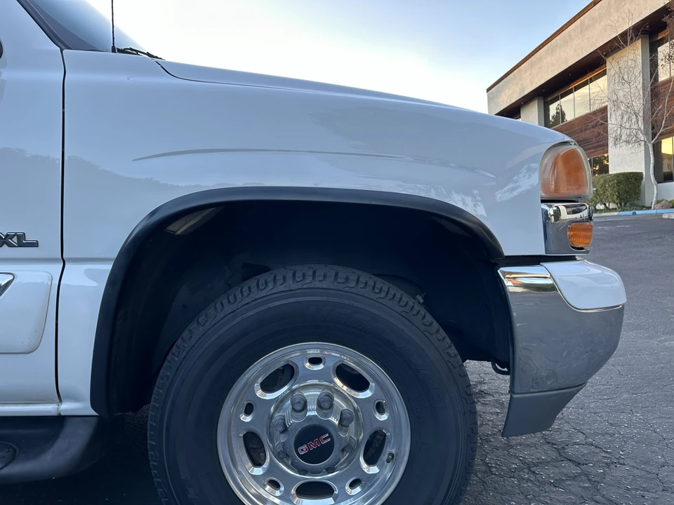 2002 GMC Yukon 2nd Gen - Image 28 of 31