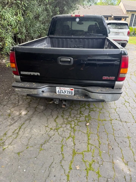 2002 GMC Sierra 2nd Gen - Image 2 of 6