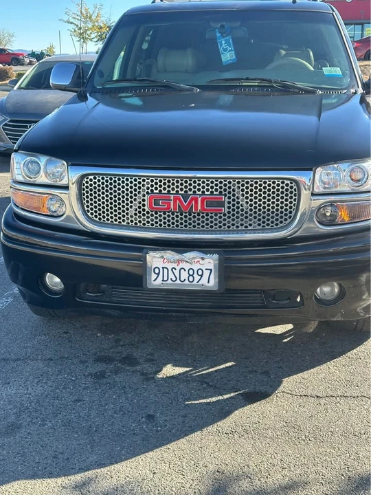 2002 GMC Yukon 2nd Gen - Image 5 of 8