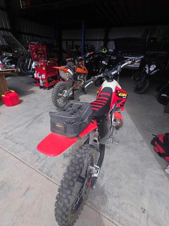 2002 Honda CR - Image 3 of 7