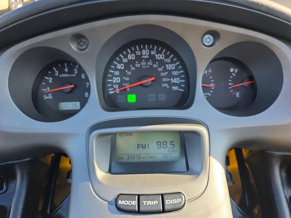 2002 Honda Gold Wing - Image 11 of 12