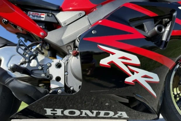 2002 Honda CBR - Image 5 of 7