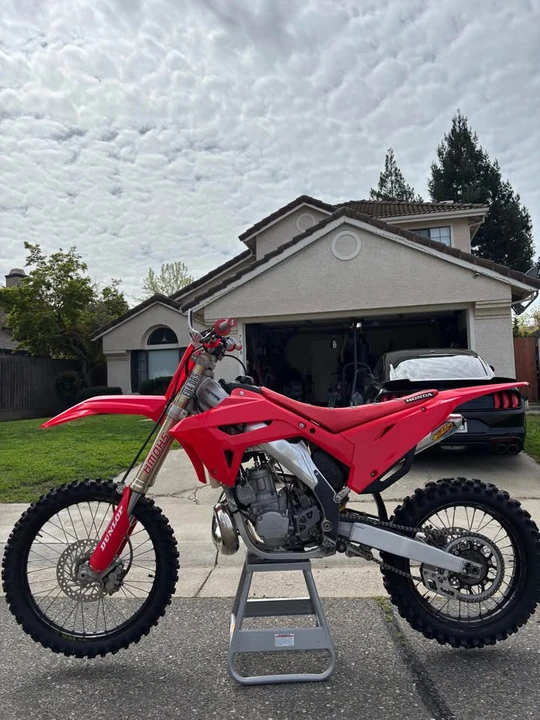 2002 Honda CR - Image 3 of 7