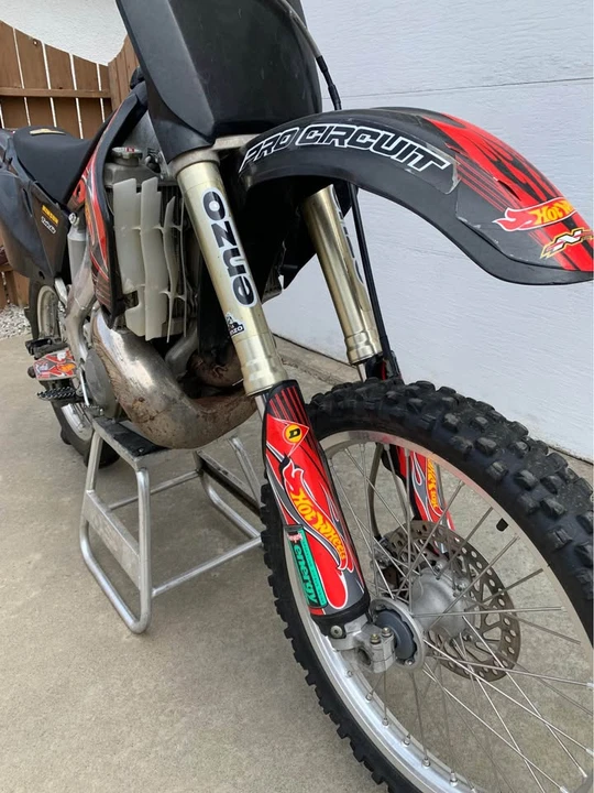 2002 Honda CR - Image 6 of 6