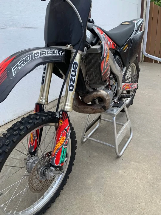 2002 Honda CR - Image 3 of 6