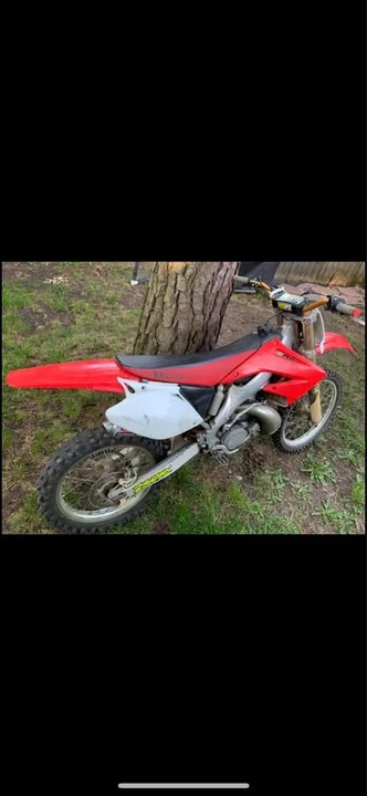 2002 Honda CR - Image 2 of 2
