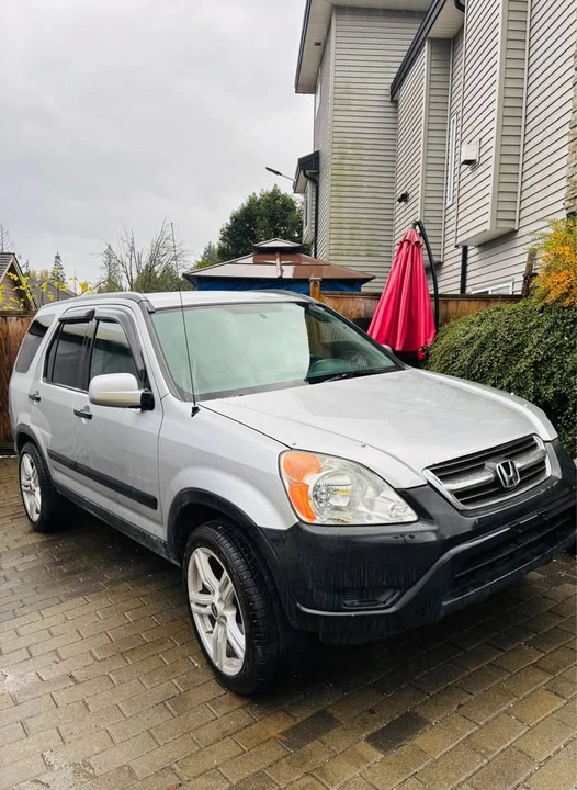 2002 Honda CR-V 2nd Gen - Image 2 of 10
