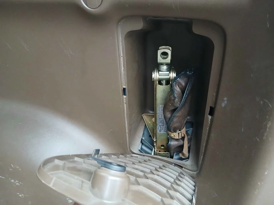 2002 Honda CR-V 2nd Gen - Image 8 of 8