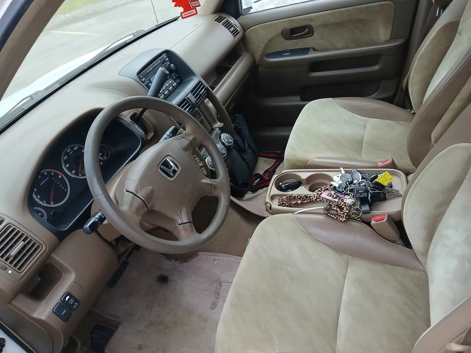 2002 Honda CR-V 2nd Gen - Image 4 of 8