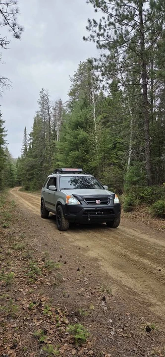 2002 Honda CR-V 2nd Gen - Image 3 of 21