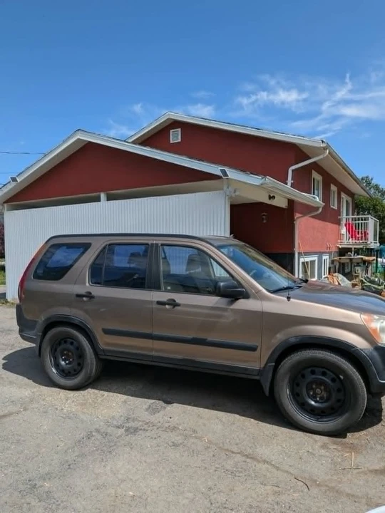 2002 Honda CR-V 2nd Gen - Image 3 of 8
