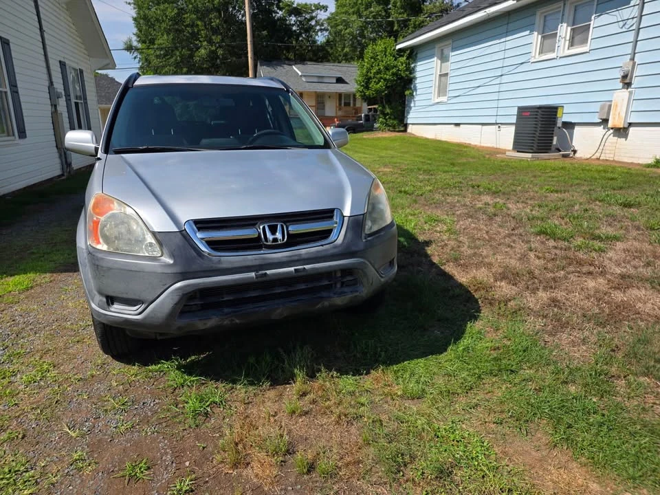 2002 Honda CR-V 2nd Gen - Image 2 of 9