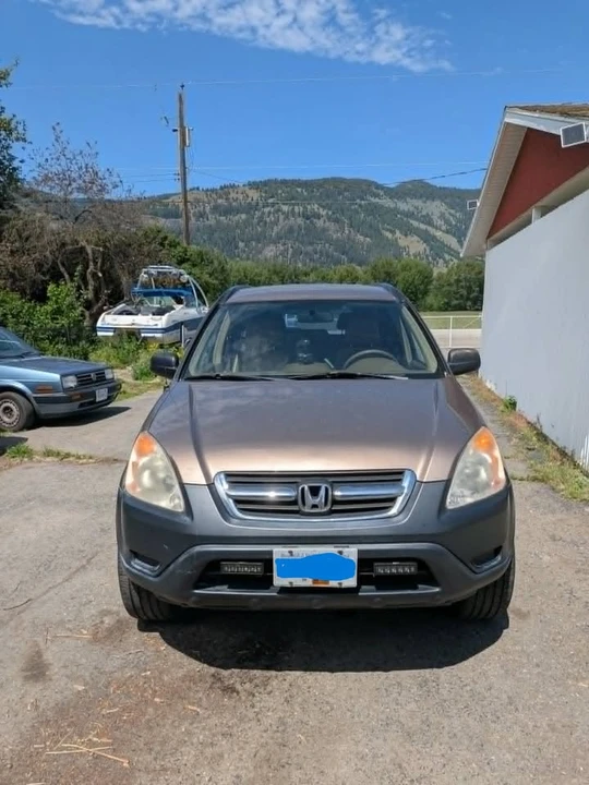 2002 Honda CR-V 2nd Gen - Image 2 of 8