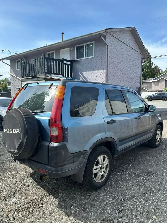 2002 Honda CR-V 2nd Gen - Image 2 of 9