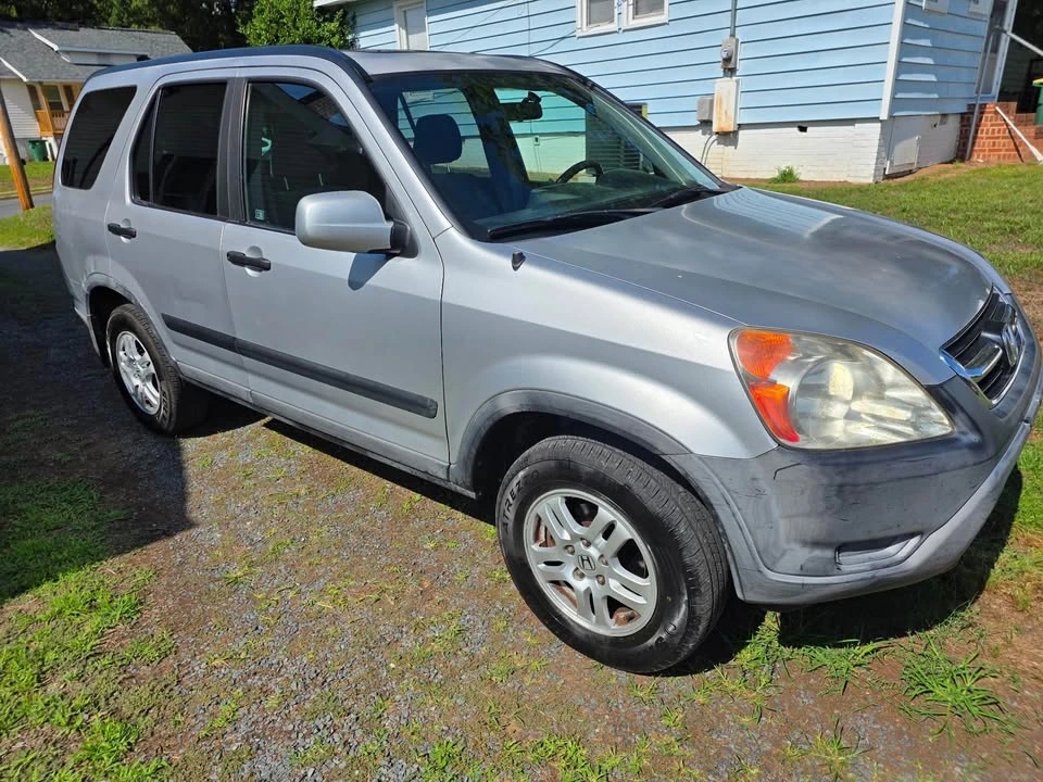 2002 Honda CR-V 2nd Gen - Image 3 of 9