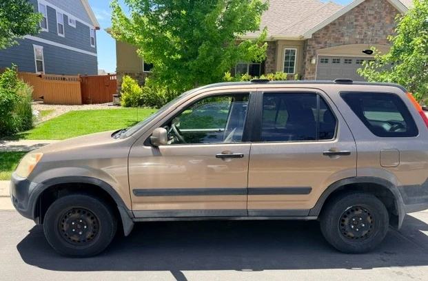 2002 Honda CR-V 2nd Gen - Image 2 of 9