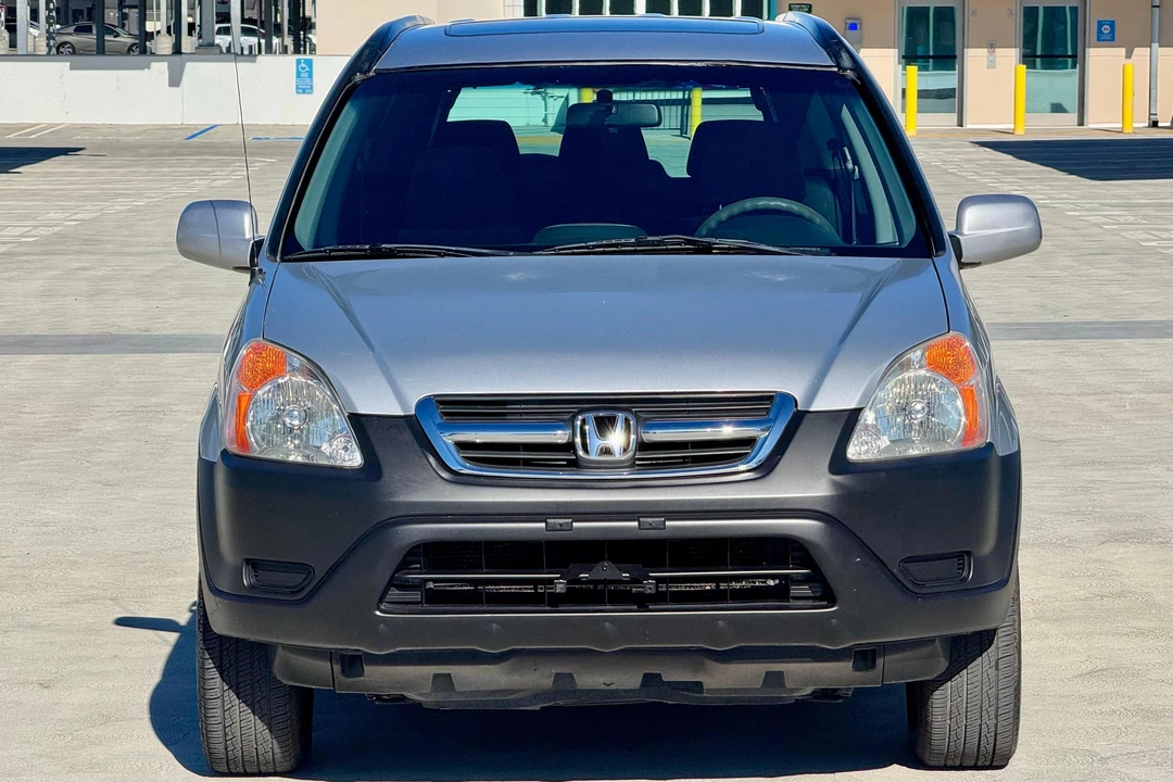 2002 Honda CR-V 2nd Gen - Image 2 of 31