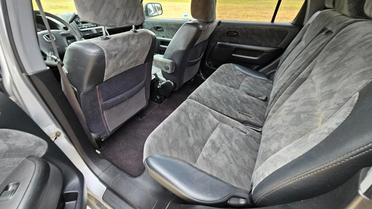 2002 Honda CR-V 2nd Gen - Image 16 of 21