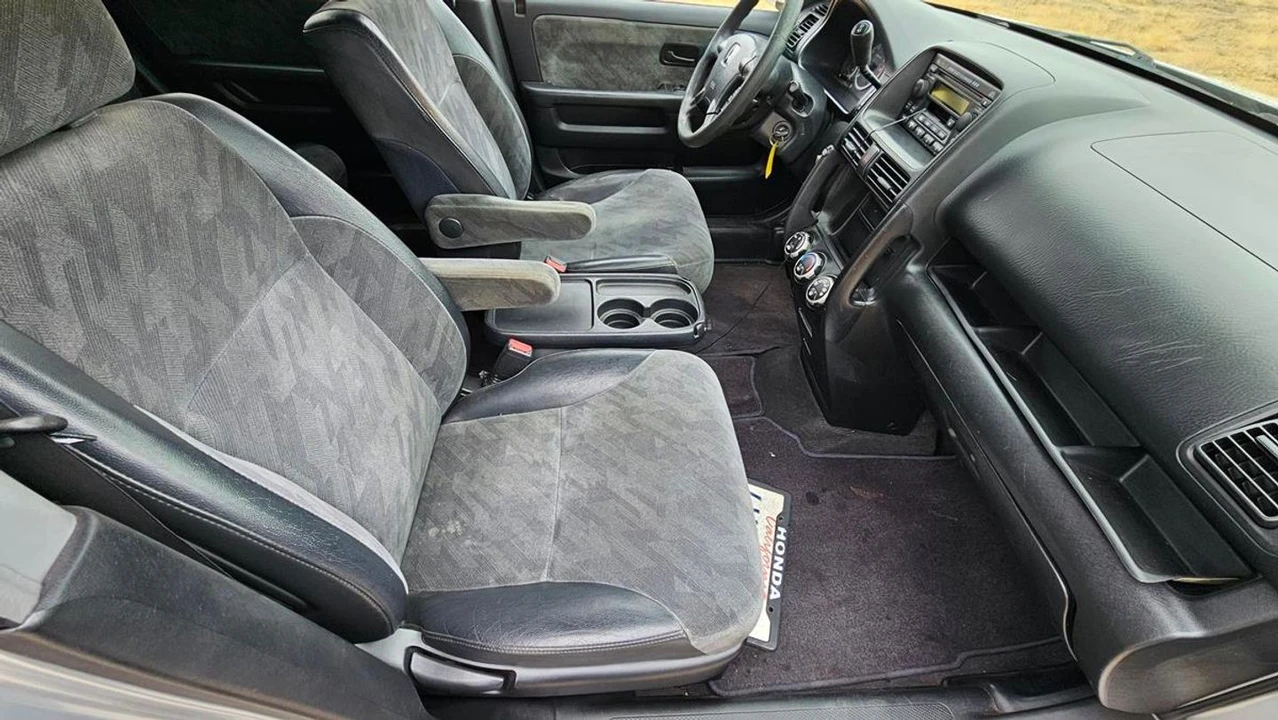 2002 Honda CR-V 2nd Gen - Image 15 of 21