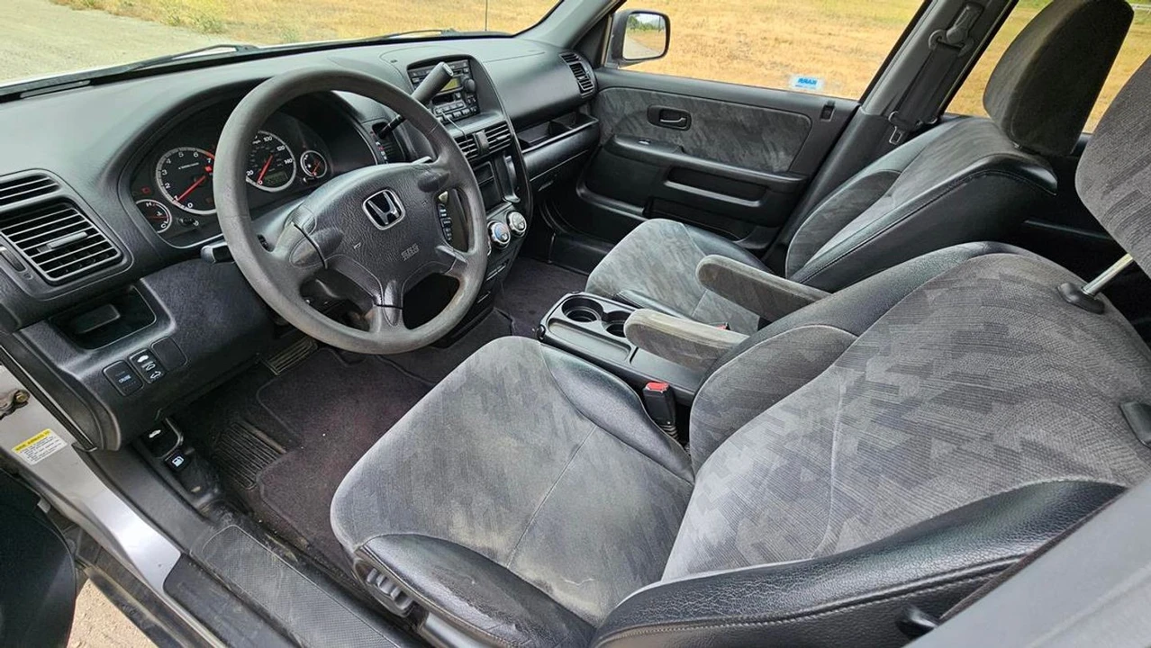 2002 Honda CR-V 2nd Gen - Image 8 of 21