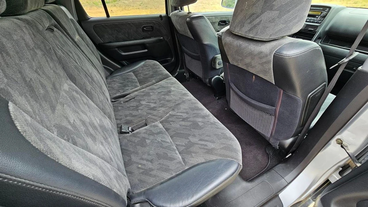 2002 Honda CR-V 2nd Gen - Image 17 of 21
