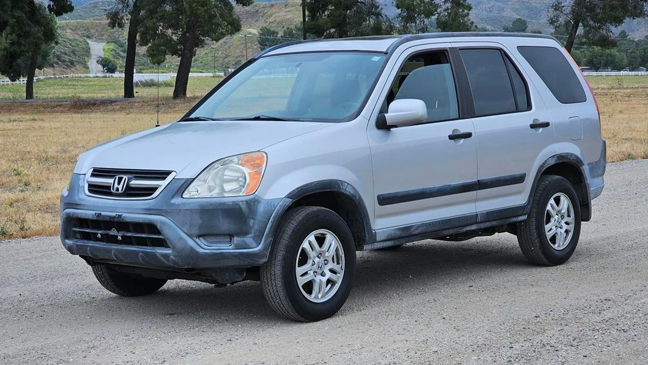 2002 Honda CR-V 2nd Gen - Image 2 of 12