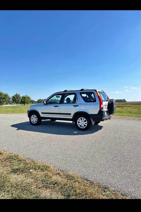 2002 Honda CR-V 2nd Gen - Image 4 of 6