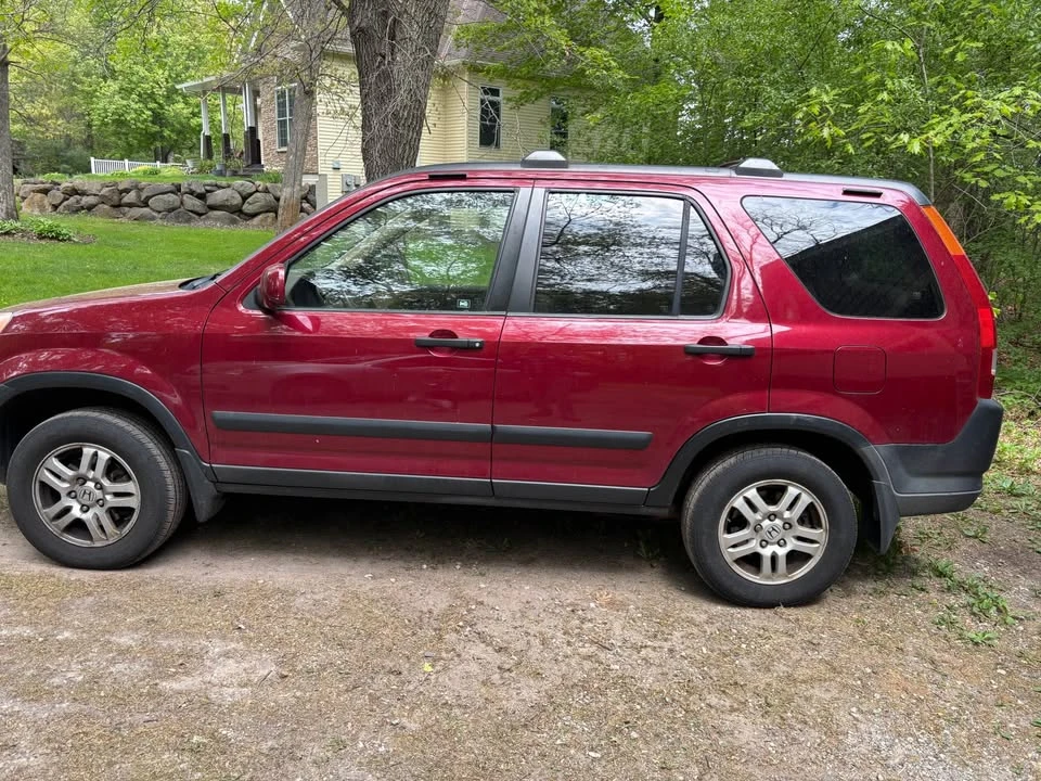 2002 Honda CR-V 2nd Gen - Image 2 of 9