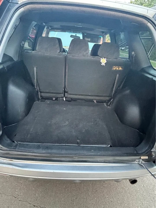 2002 Honda CR-V 2nd Gen - Image 3 of 11