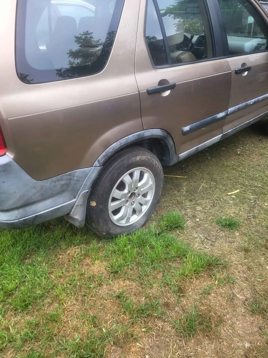 2002 Honda CR-V 2nd Gen - Image 3 of 10