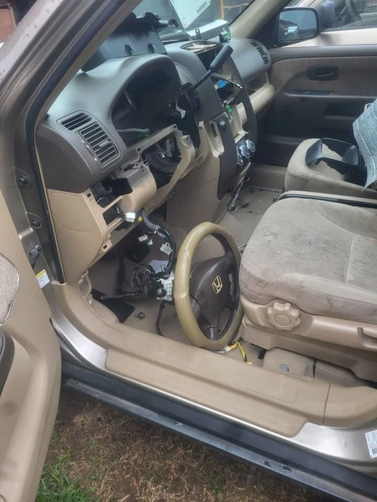 2002 Honda CR-V 2nd Gen - Image 6 of 10