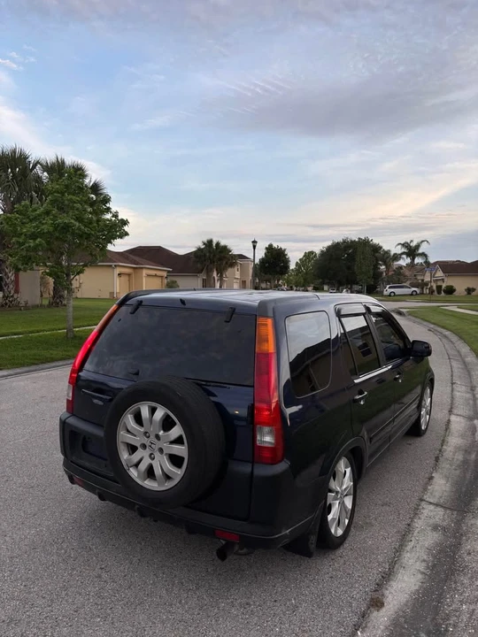 2002 Honda CR-V 2nd Gen - Image 3 of 8