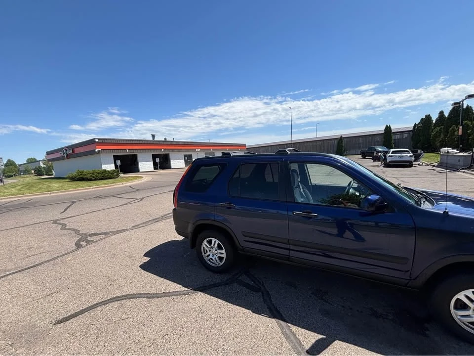 2002 Honda CR-V 2nd Gen - Image 2 of 9