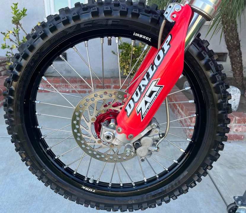 2002 Honda CR - Image 3 of 10