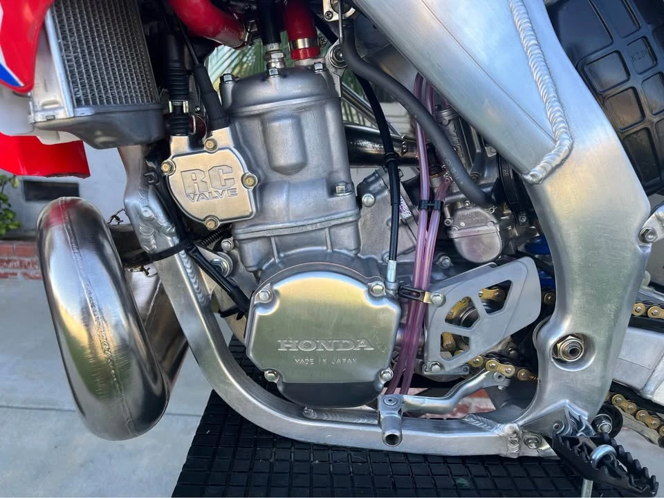 2002 Honda CR - Image 6 of 10