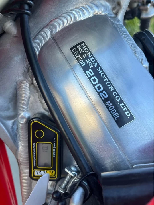 2002 Honda CR - Image 8 of 10