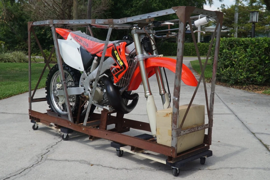 2002 Honda CR - Image 3 of 7