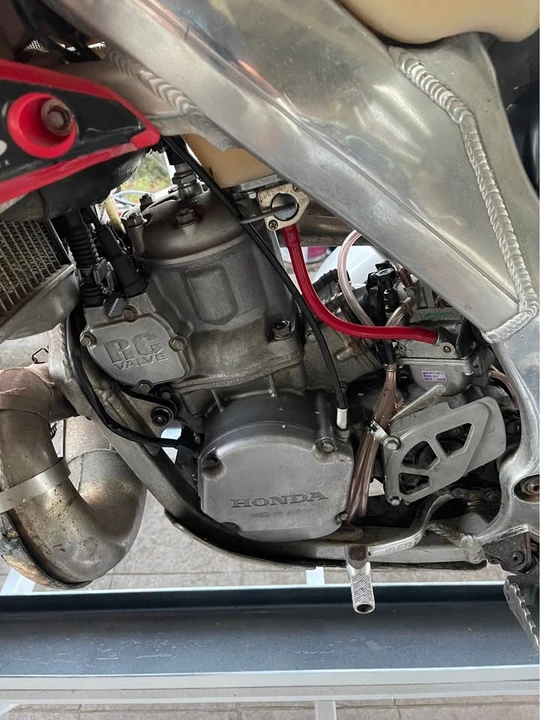 2002 Honda CR - Image 4 of 9
